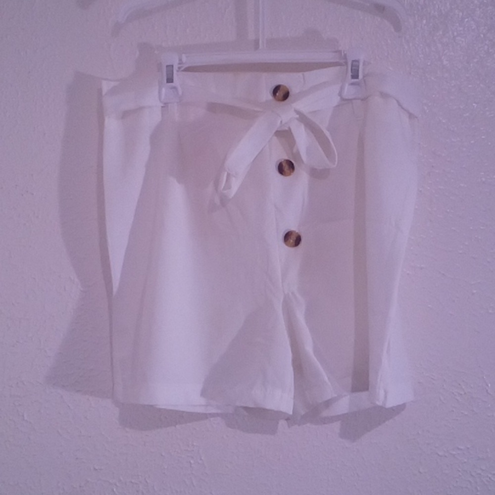 Shorts- Medium- White
